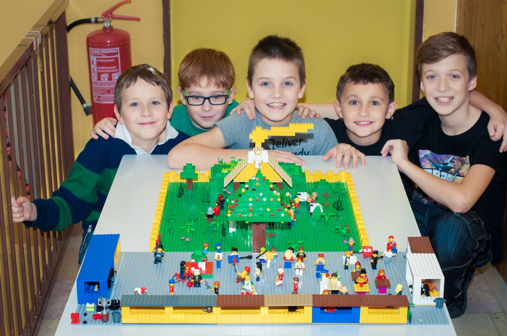 Kluci postavili betlm