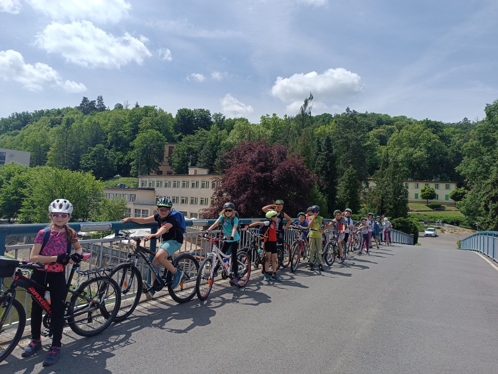 V jedn stop za krsami okol